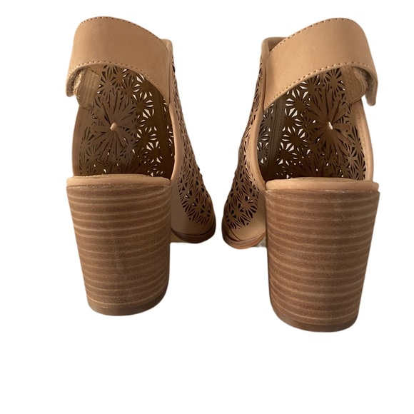 Vince Camuto KALISON Leather Sandal Size 8M - Picture 11 of 12